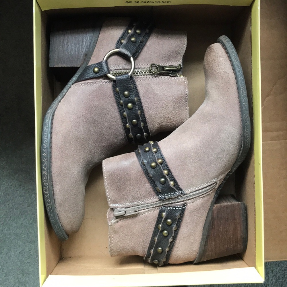 Crown Vintage Suede Booties- Perfect Condition!